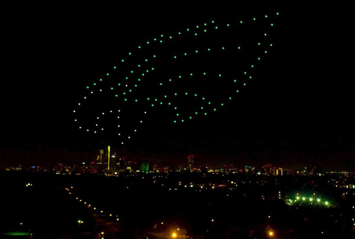 Verge Aero's drone fleet created dynamic images, logos, animations and messages of support for the Philadelphia Eagles