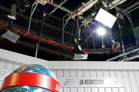 The fixtures are used in La Redacción, a daily live news programme