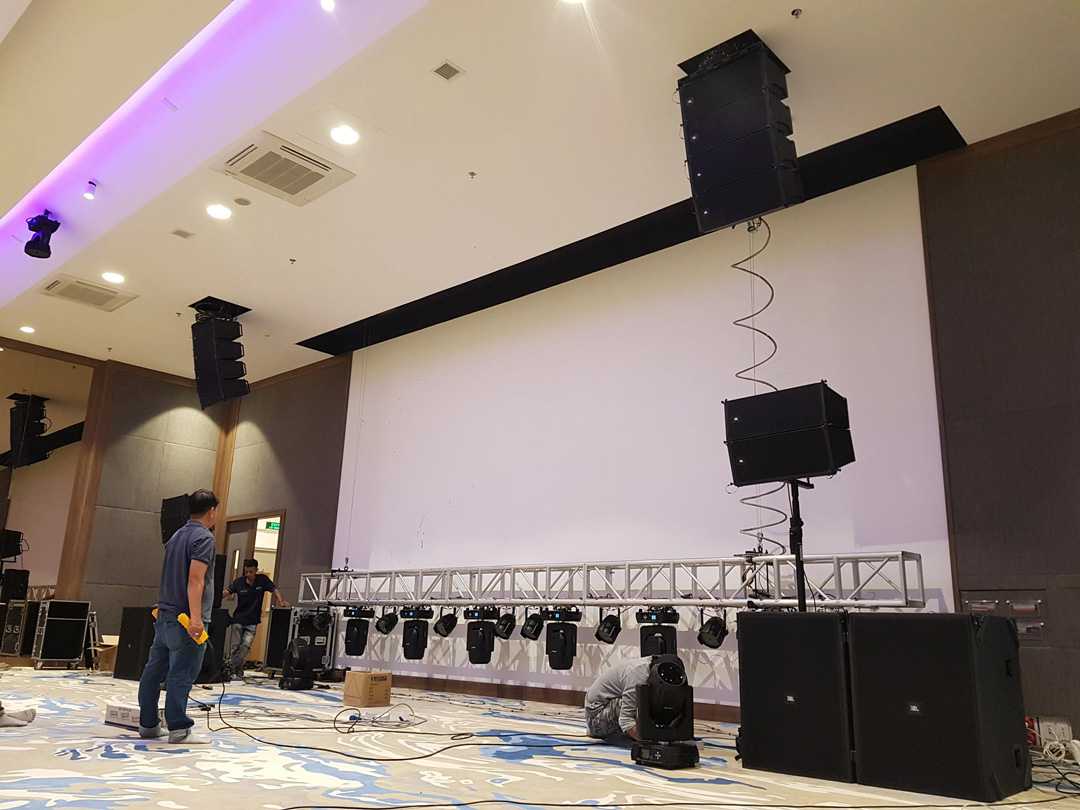 BaSao Audio outfitted the main ballroom with a complete Harman sound system