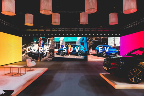 Volkswagen’s team delivered an immersive presentation in front of an LED screen backdrop