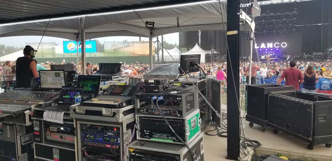 A pair of Festival Boxes created a link between the Stage and FOH via two high bandwidth, duplex fibre streams
