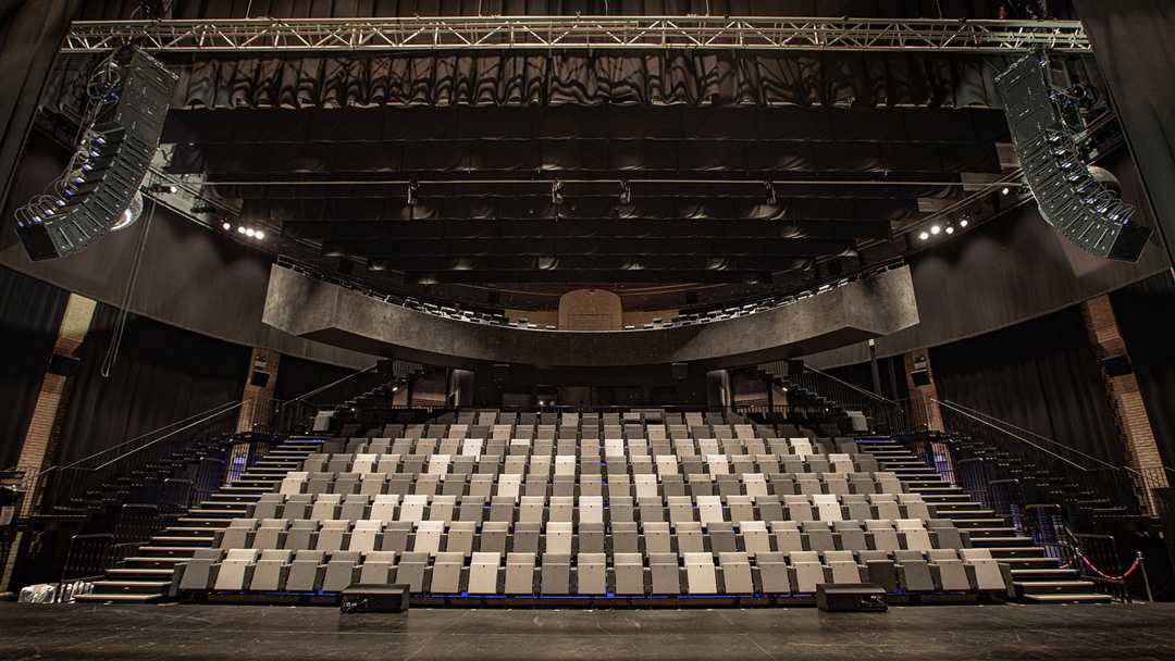 The reinforcement system is based on Meyer Sound LINA line array loudspeakers