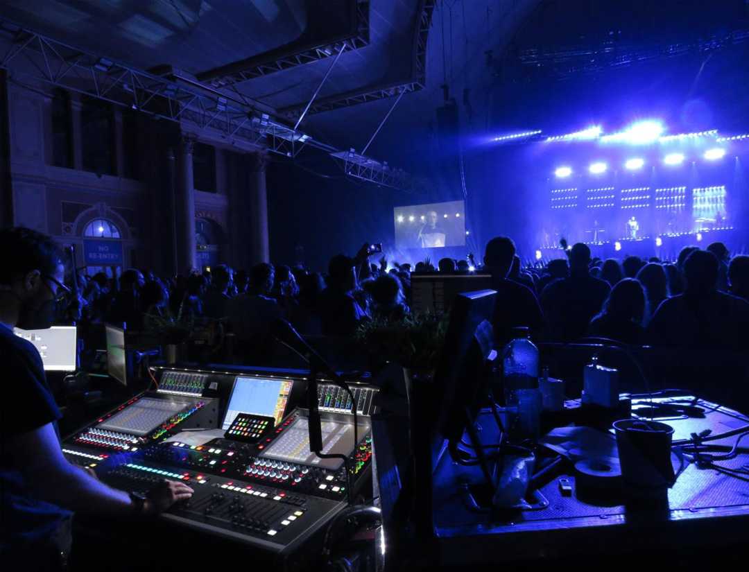 The decision to move to DiGiCo’s SD5 came after the addition of backing vocalists for the new show design