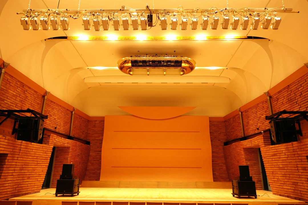 The hall boasts some of the best acoustics among Japan’s numerous concert halls