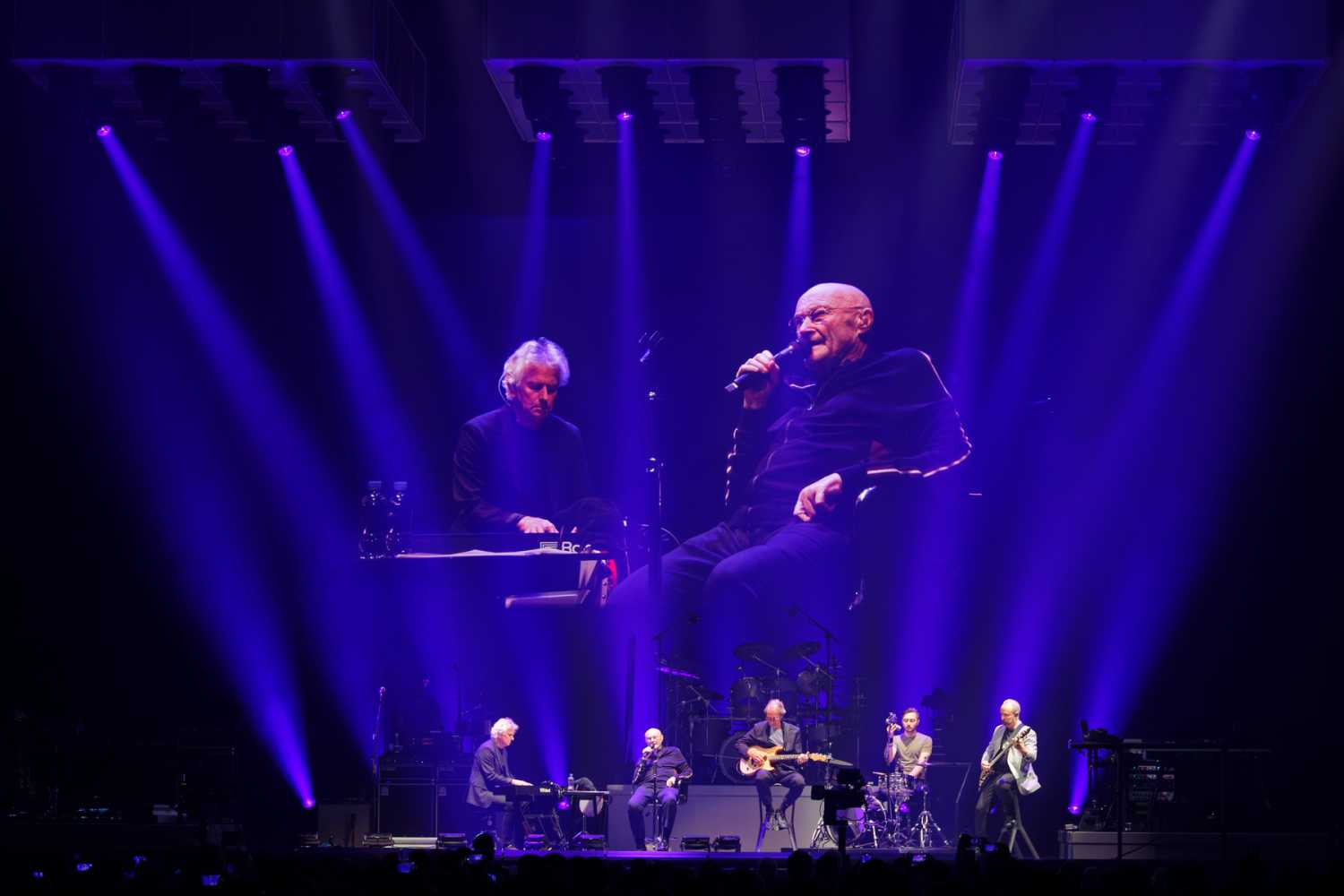 Genesis play London’s O2 Arena (photo: Manfred H Vogel)