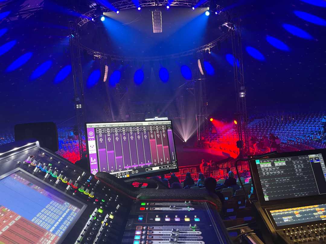 The KLANG:konductor is installed at the FOH position alongside a DiGiCo SD12