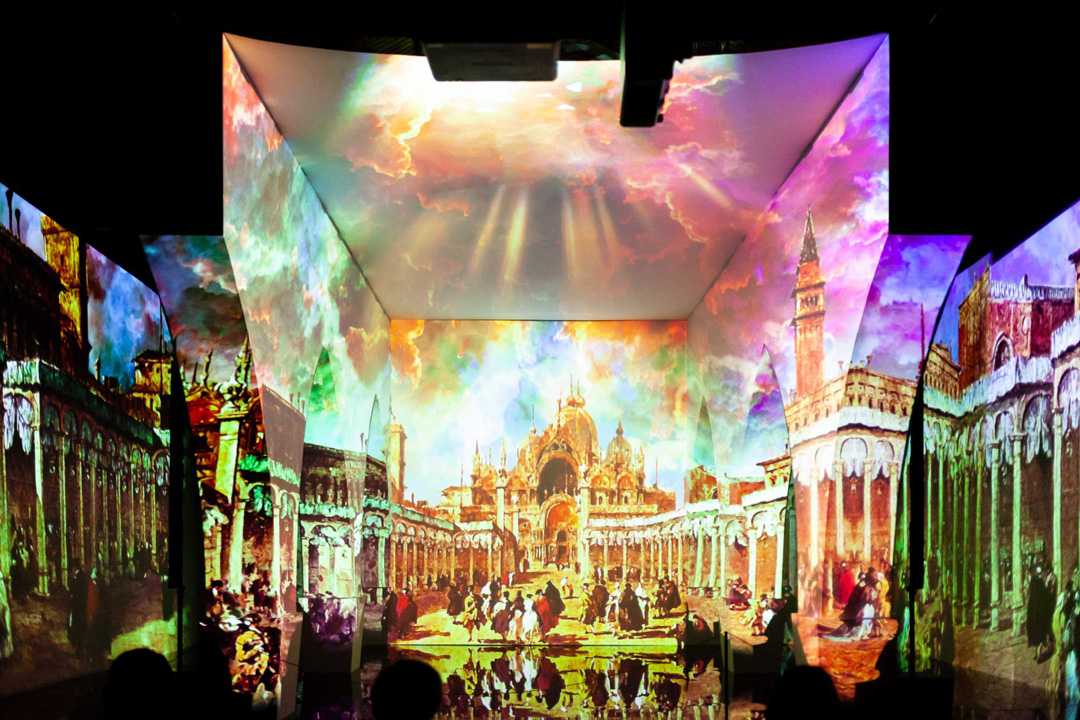 The immersive show involves 12 Panasonic video-projectors plus four Modulo Player media servers