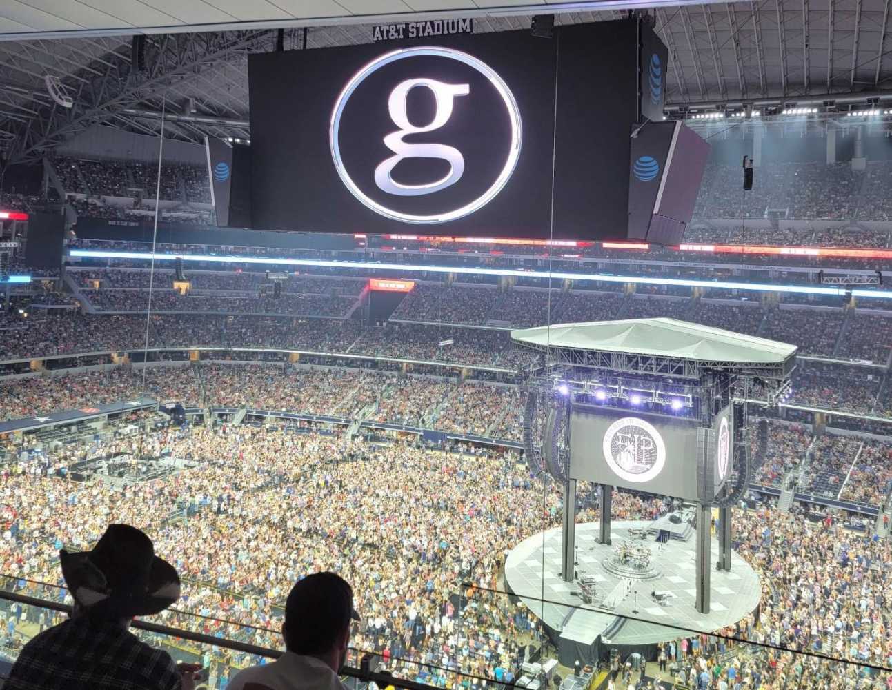 Garth Brooks plays the AT&T Stadium in Dallas