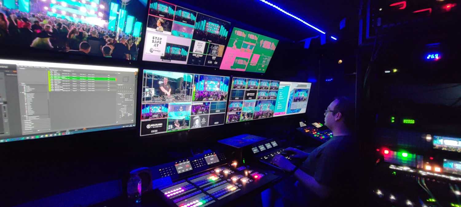 oXyFire Media uses the Blackmagic URSA Broadcast G2, HyperDeck Studio HD Mini and Constellation 8K to broadcast the Reminisce Arena