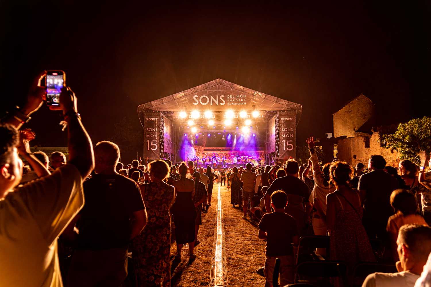 Sons del Món on the Costa Brava featured Andrés Calamaro and Gipsy Kings