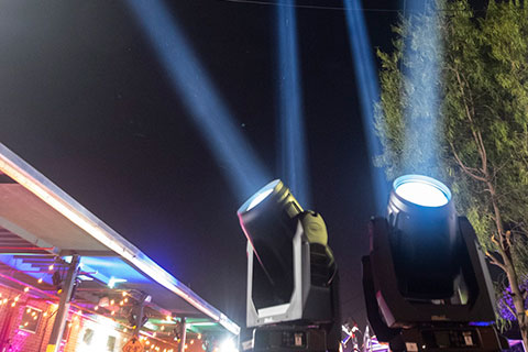 Sky Motion enables operation of the fixture as an impactful searchlight effect