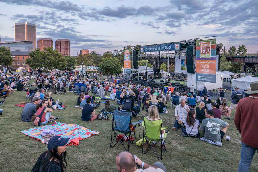 The three-day free festival is held annually in the city’s downtown Riverfront Plaza area (Dave Parrish Photography)
