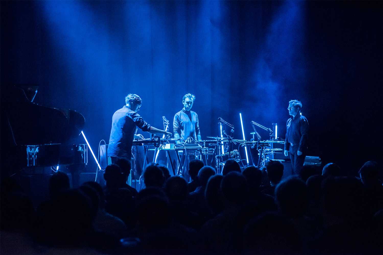 Ex-Easter Island Head performing at Kings Place (photo: Viktor Erik Emanuel)