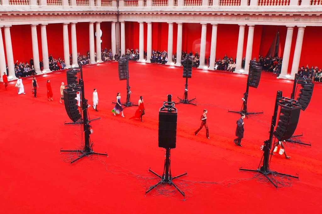 The central courtyard of the baroque building was covered with a layer of sand dyed vivid red