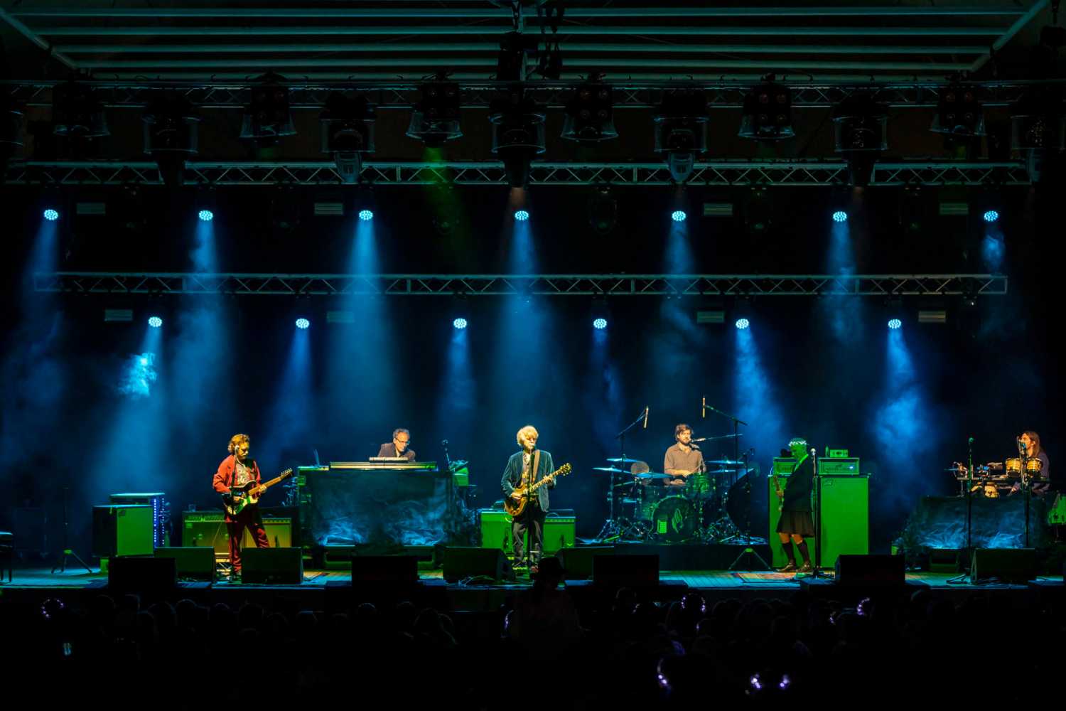 Crowded House play Stage 88 in Canberra (photo: Louise Stickland)