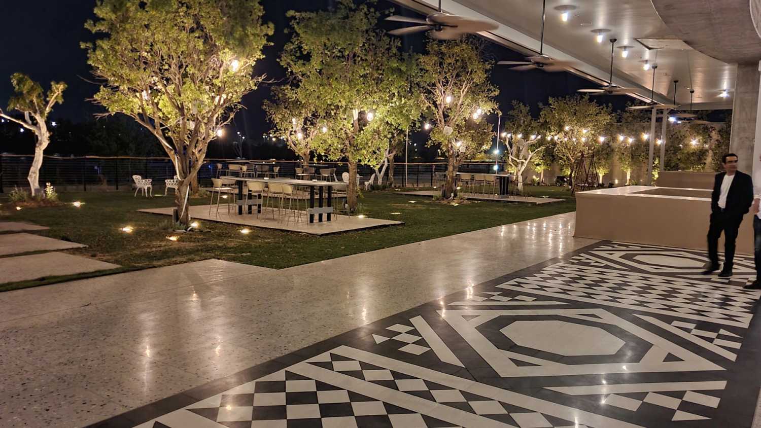 Dua by Lago is one of Israel’s leading venues for weddings, proms and other special occasions