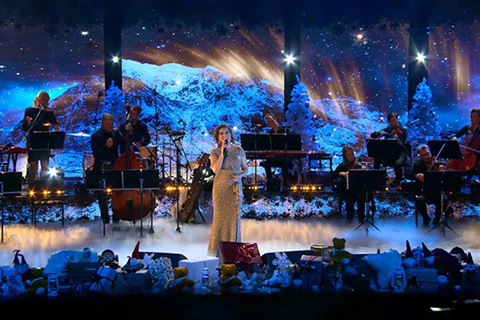 The concert was hosted by Sara Parikka and Jaakko Loikkanen