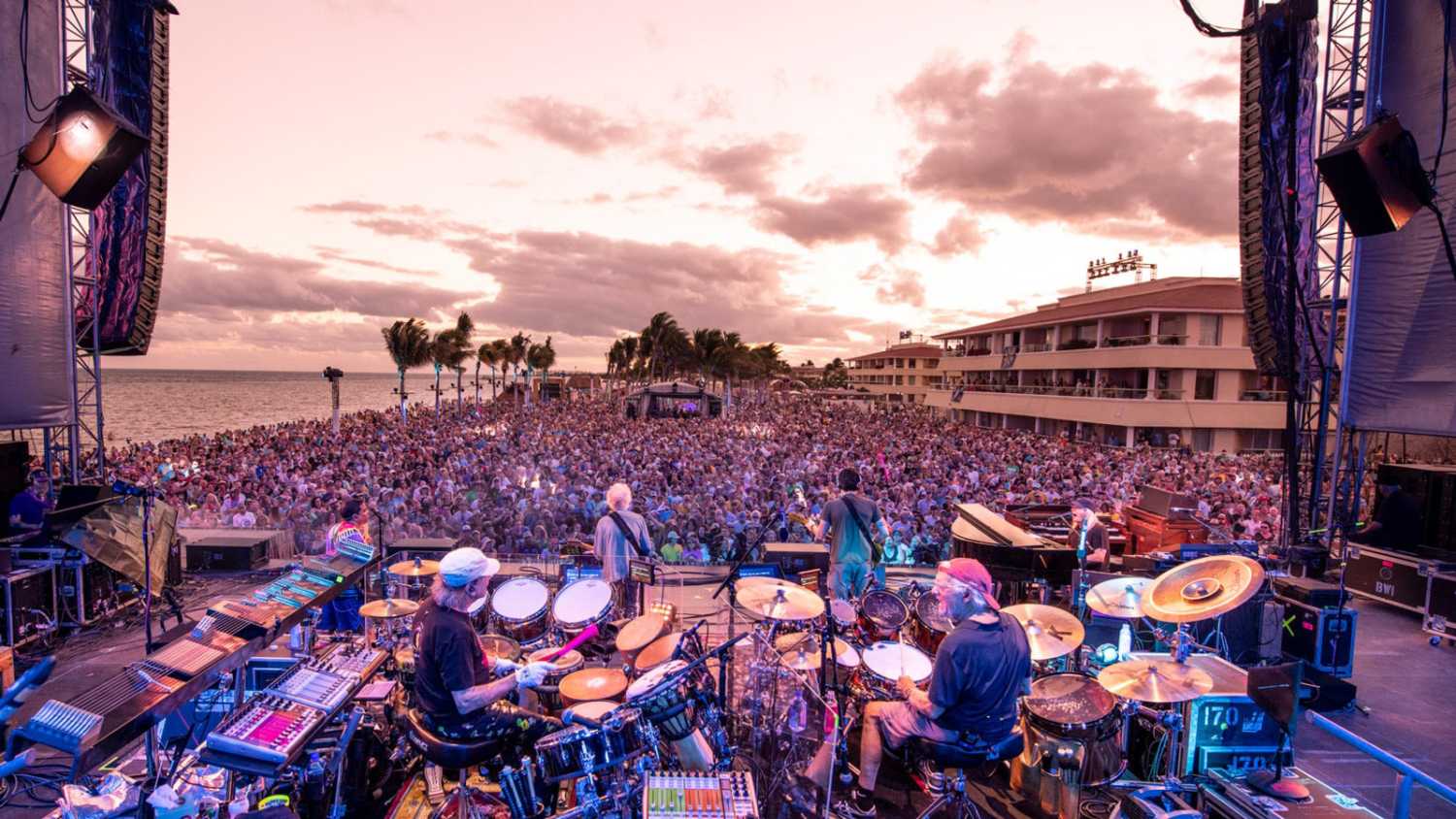 Dead & Company kicked off 2023 with a concert series in Riviera Cancún, Mexico