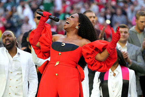 Sheryl Lee Ralph performs during Super Bowl LVII (photo: Mazur/Getty Images for Roc Nation)