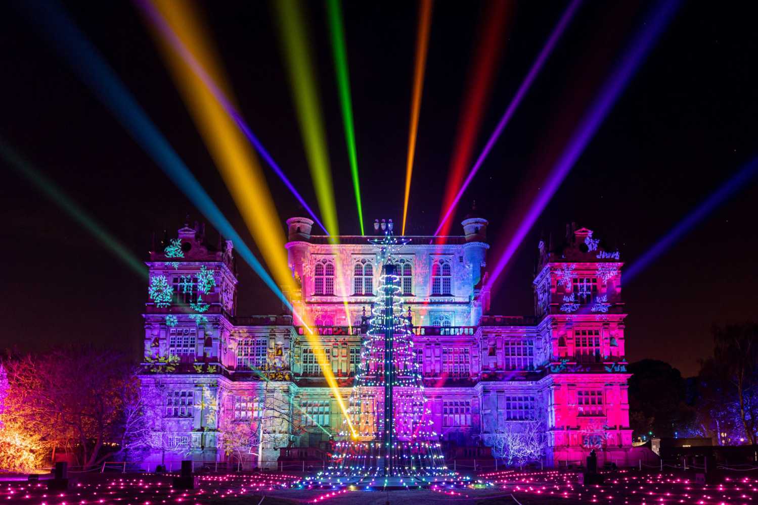 dnbAudile's spectacular finale to the illuminated Christmas walk at Wollaton Hall, with Vista by Chroma-Q in control throughout.