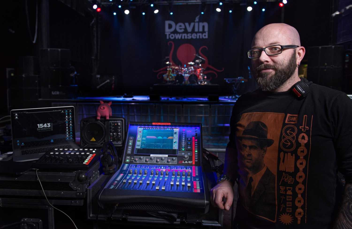 FOH engineer Chris Edrich with dLive C1500