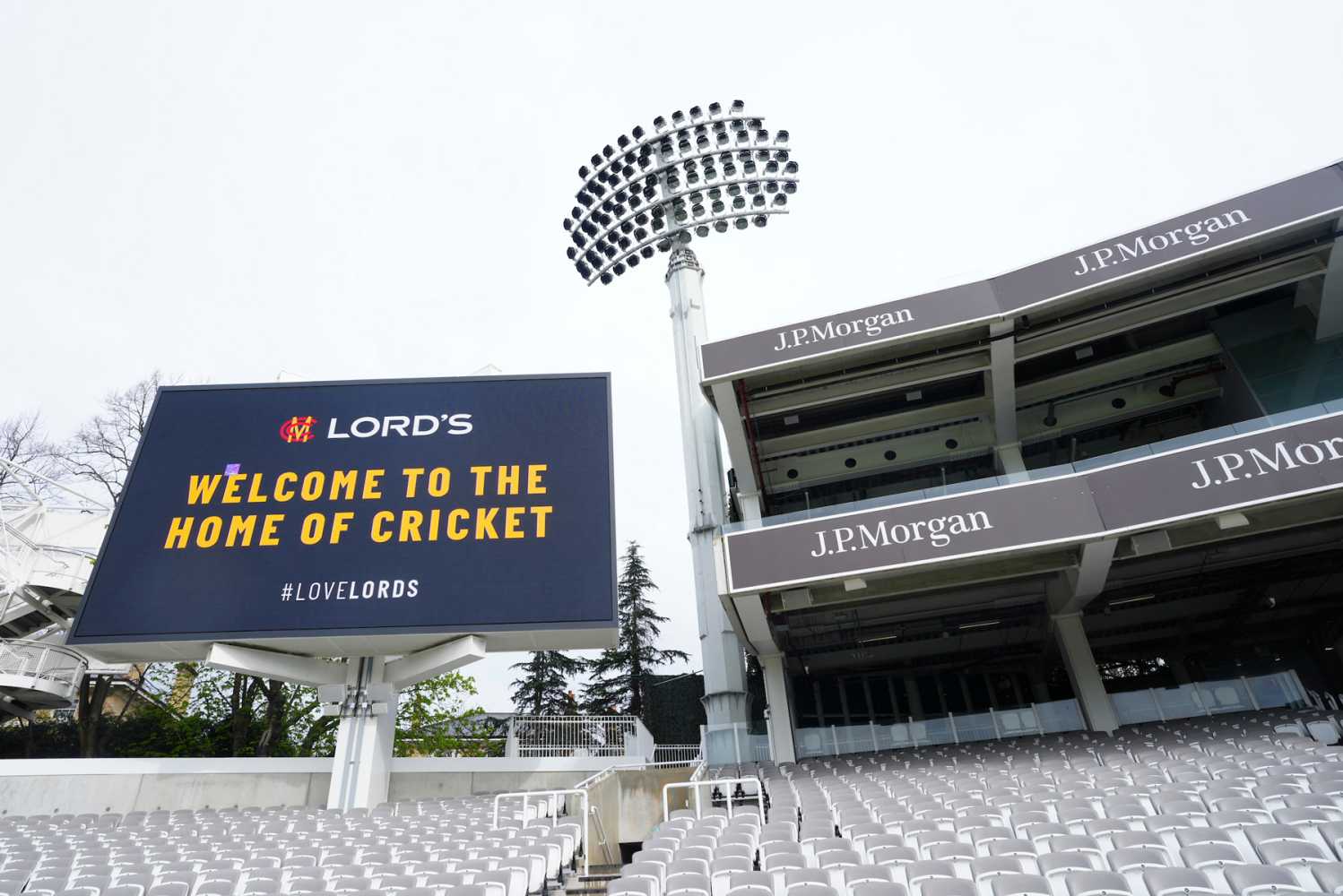 ‘The quality and position of the screens ensures spectators have a clear, uninterrupted view’ (photo: MCC / Jed Leicester)