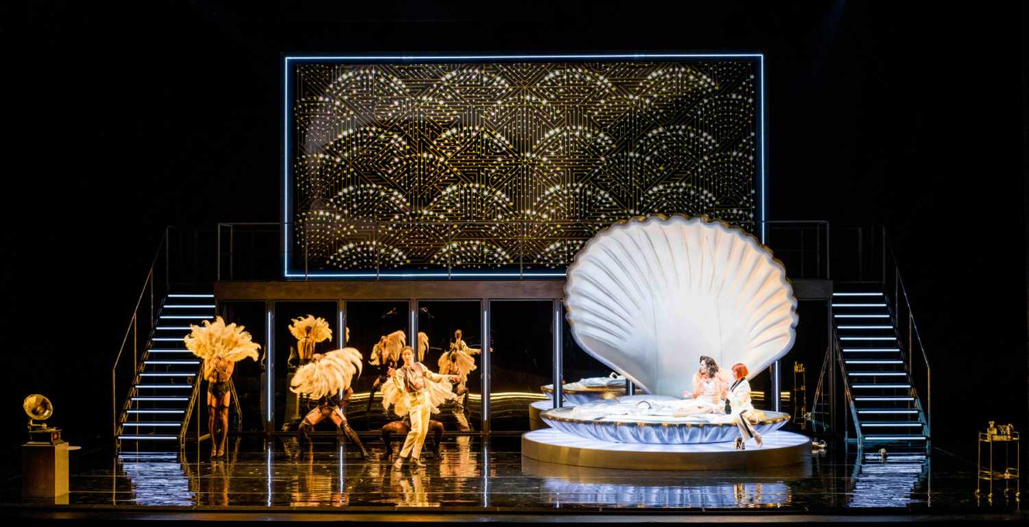 Powder Her Face (photo: Marco Borggreve, courtesy of Nederlandse Reisopera)