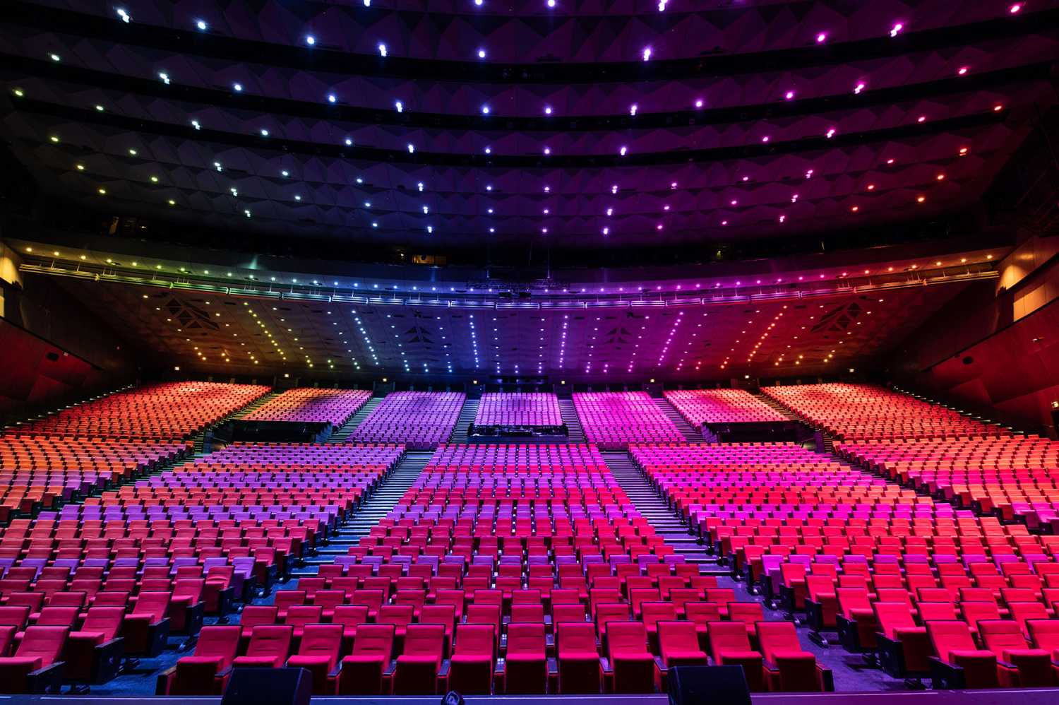 The Grand Amphitheatre at Paris Convention Centre (La Chouette Photo - Olivier Hannauer)