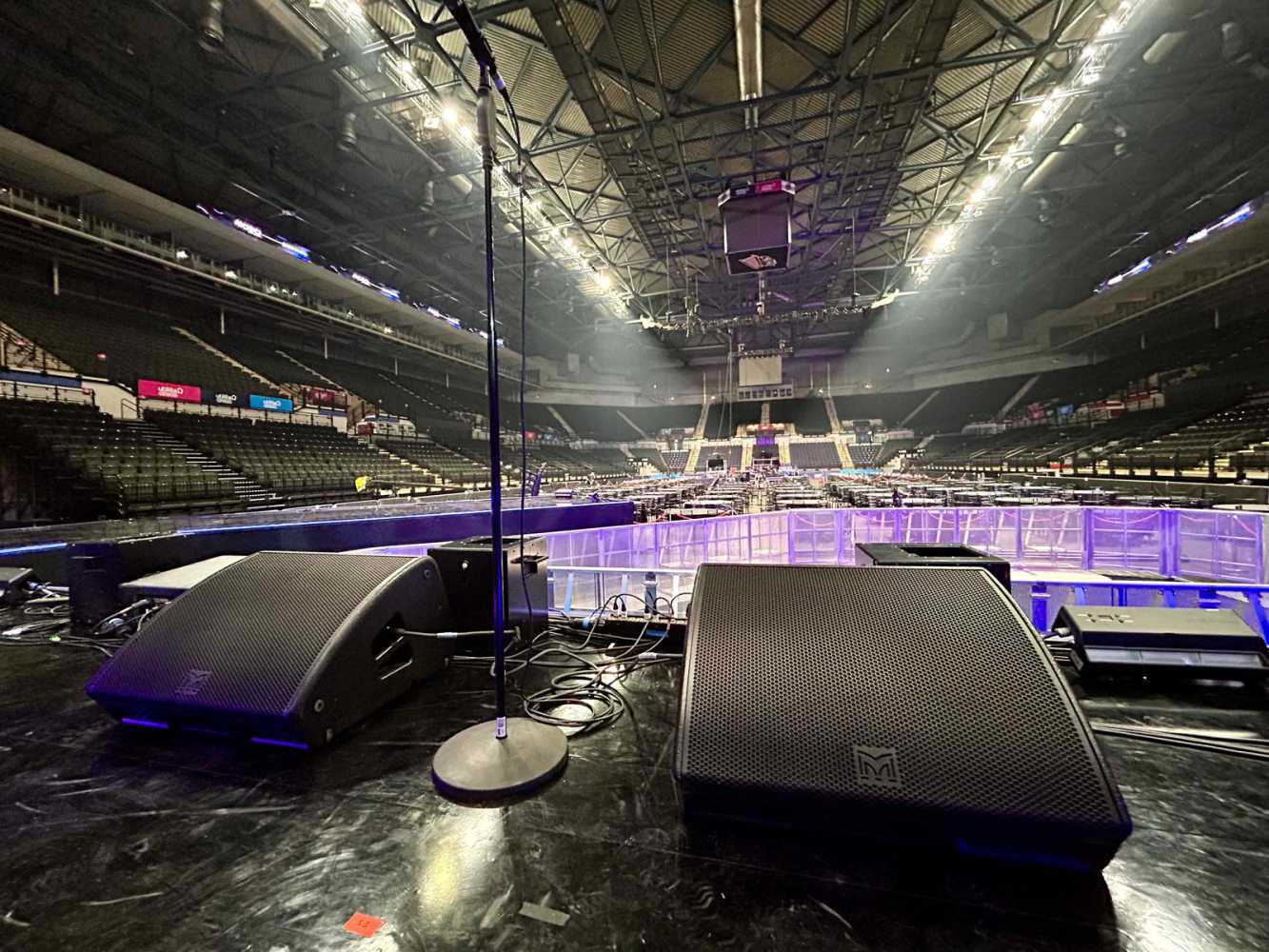 SWG provided Martin Audio’s XE500 monitors for foldback and adding stage side-fills