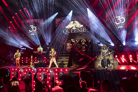 Queenie join the celebrations in Frankfurt (photo: Louise Stickland)