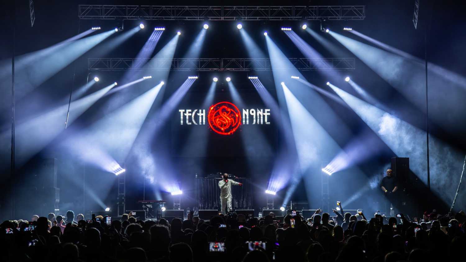 Hip-hop at the Desert Diamond Arena (photo: John Garberson)