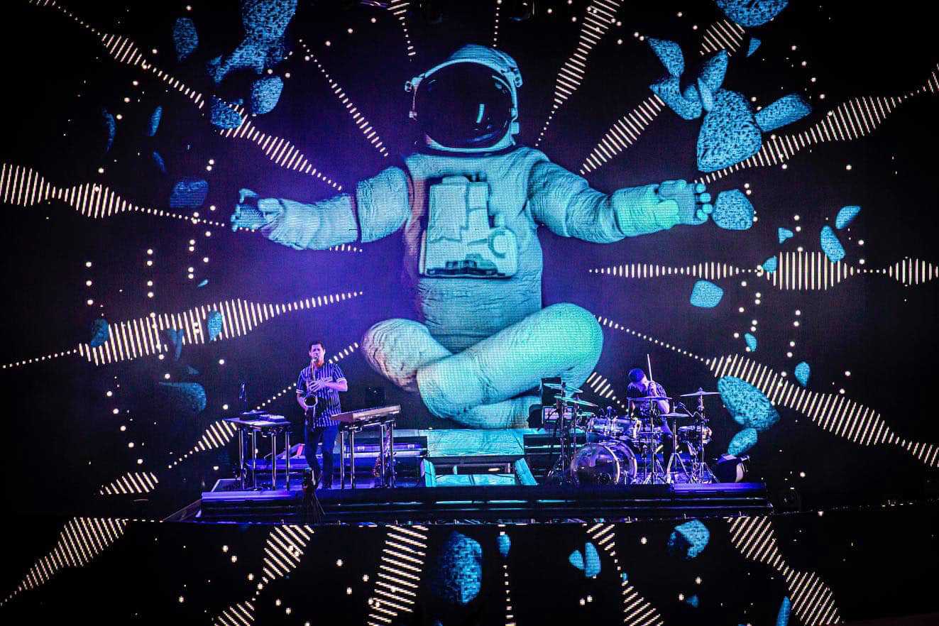Chauvet helps create Rowdytown 3D immersion - LSi Online