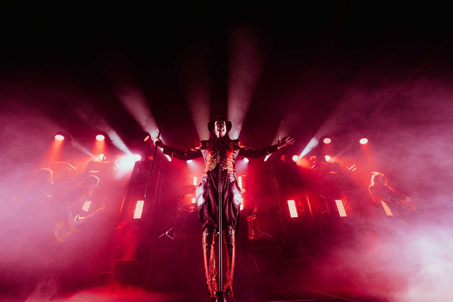 Chauvet rig creates theatrics for Avatar on tour - LSi Online