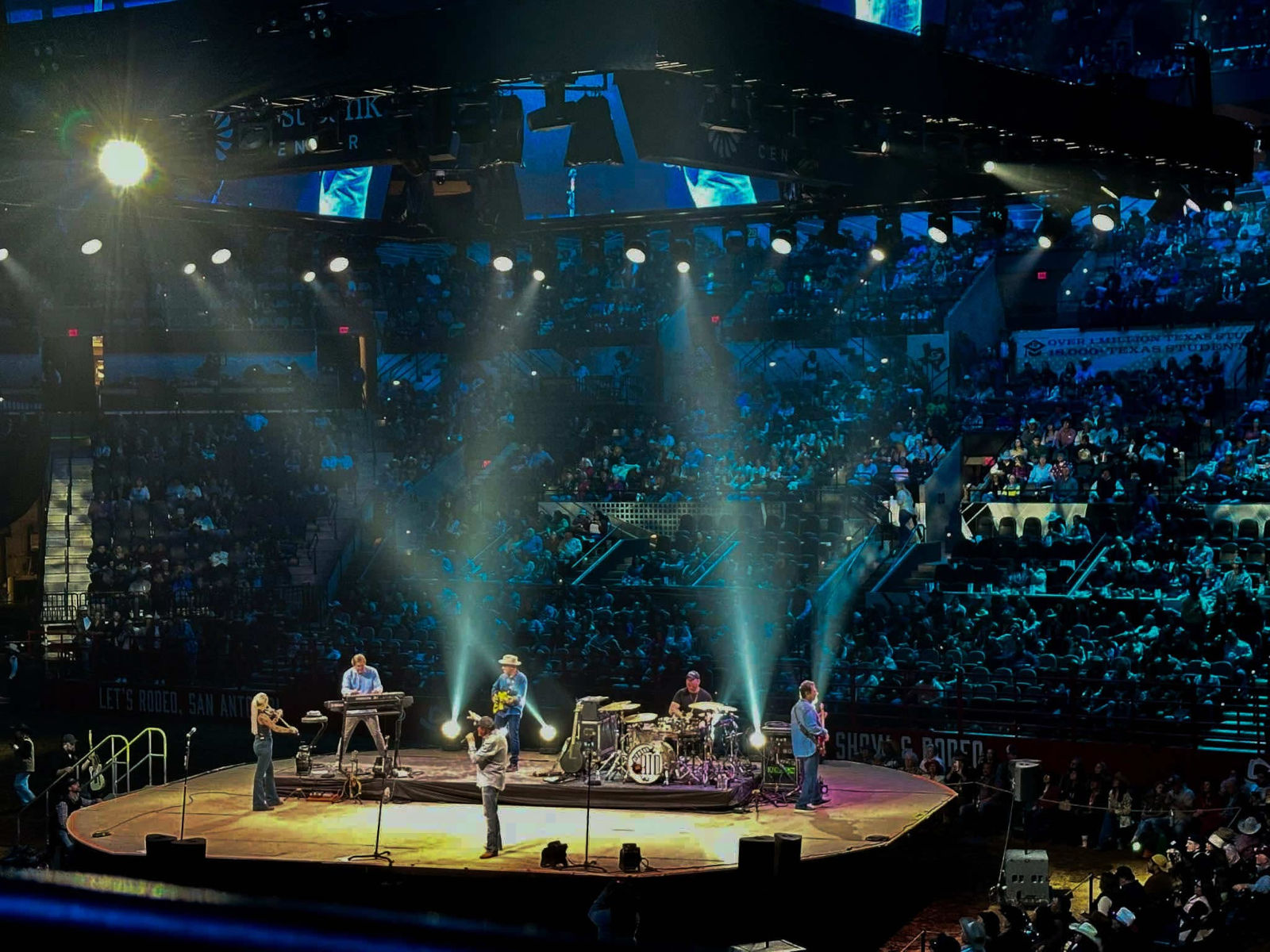 Diamond Rio Rig Diamond Rio ride high with ChamSys - LSi Online