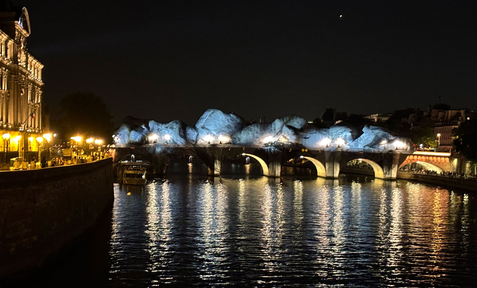 Elation meets challenges of Pont Neuf Art installation