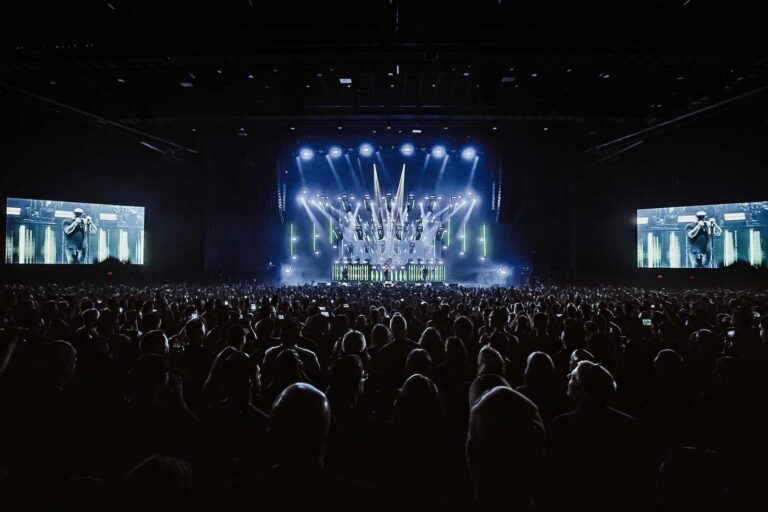 Michael Cooper calls on Chauvet for Staind Break The Cycle tour - LSi ...